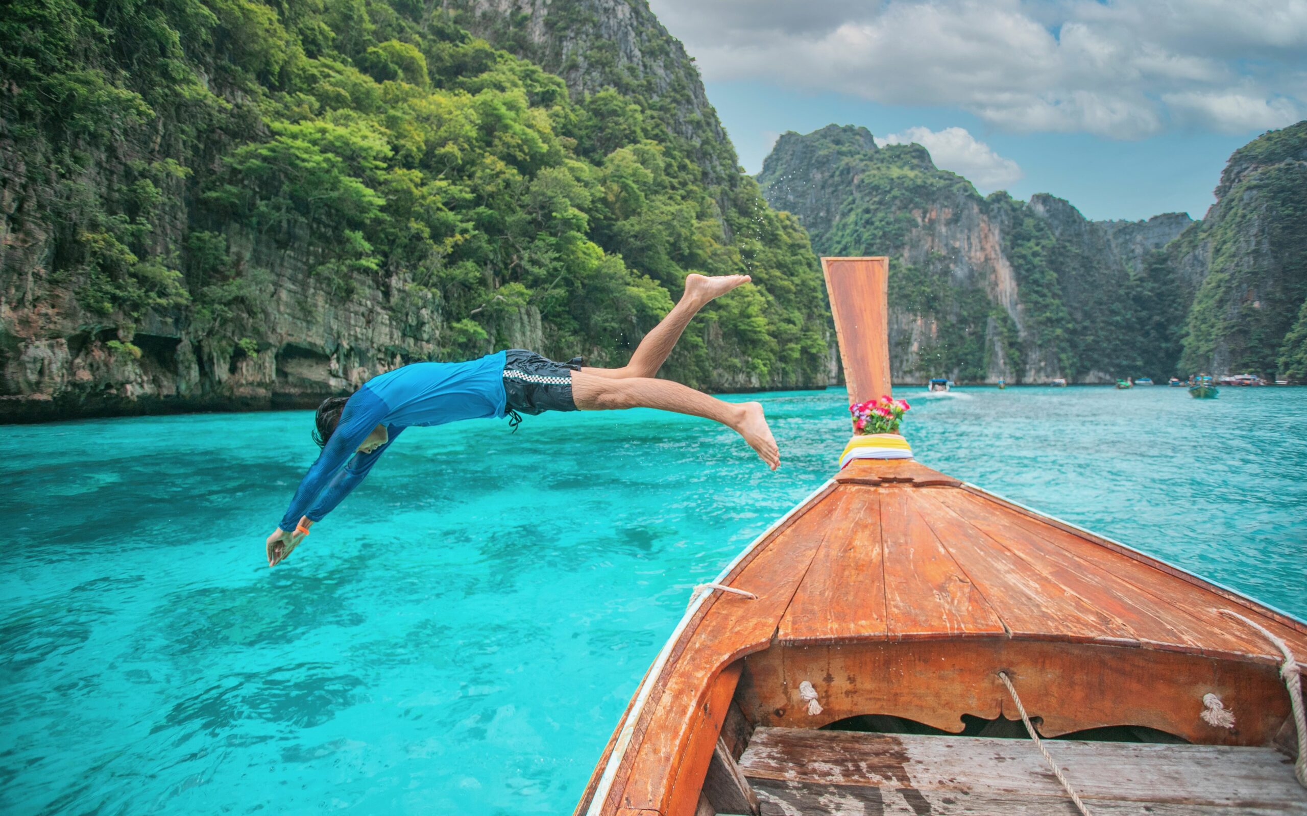Phi Phi Island tour – Full day speedboat trip