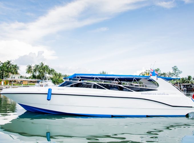 Coral Island – Private Speedboat tour